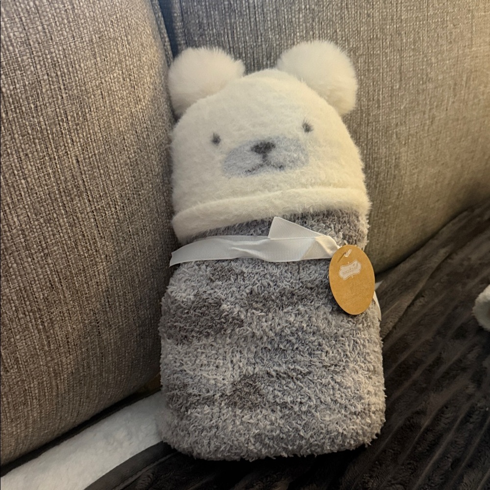 Mud Pie Gray and White Bear Hat